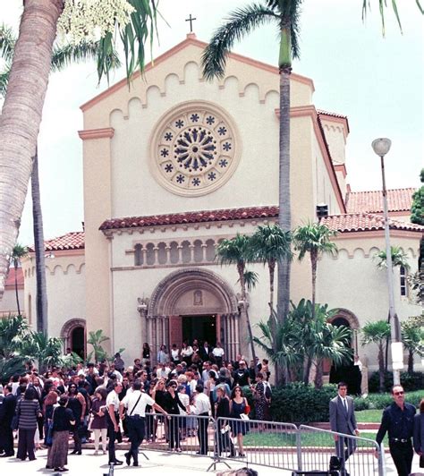 gianni versace grave|gianni versace burial.